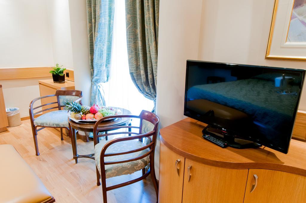 Pentelikon Hotel Кифисия Стая снимка