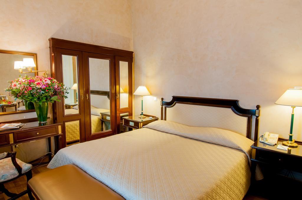 Pentelikon Hotel Кифисия Стая снимка
