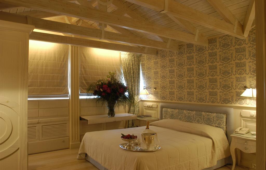 Pentelikon Hotel Кифисия Стая снимка